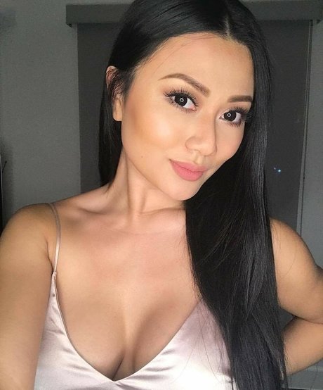 Naakte gelekte OnlyFans-foto van Cambodian