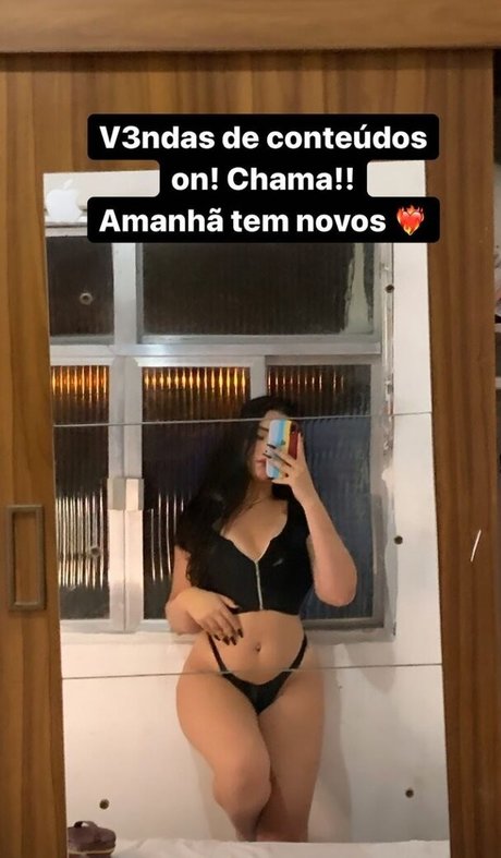 Naakte gelekte OnlyFans-foto van Chrxxstina1