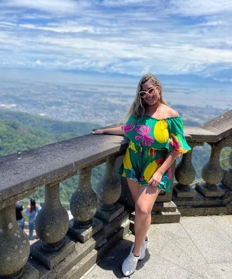 Naakte gelekte OnlyFans-foto van Mariela