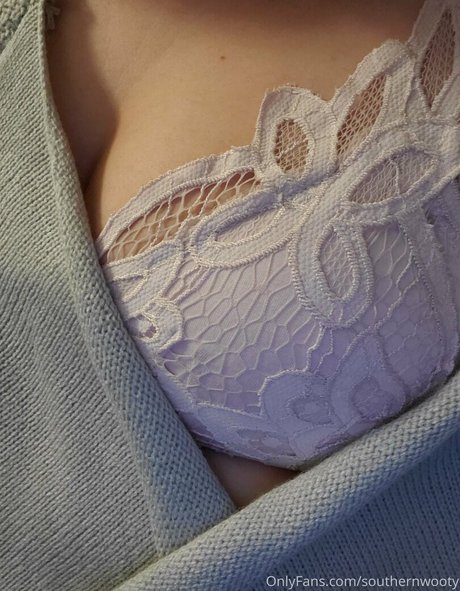 Naakte gelekte OnlyFans-foto van Southernwooty