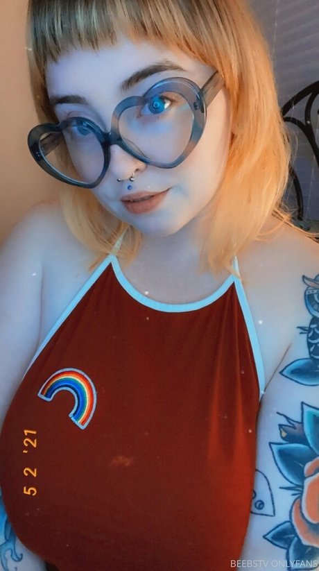 Naakte gelekte OnlyFans-foto van Beebstv