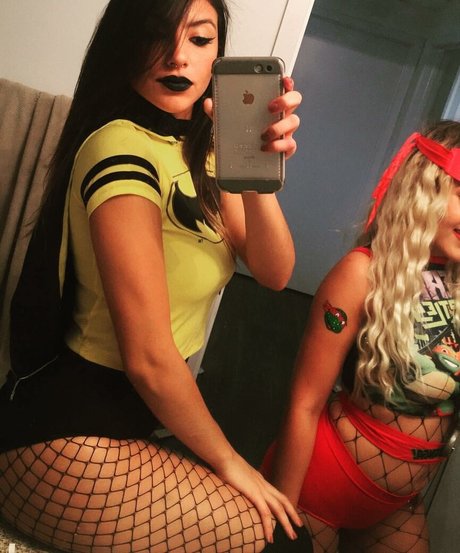 Naakte gelekte OnlyFans-foto van Kamisama