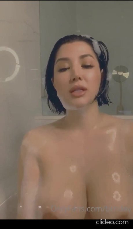 Naakte gelekte OnlyFans-foto van Brndav