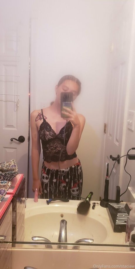 Naakte gelekte OnlyFans-foto van Staciaw