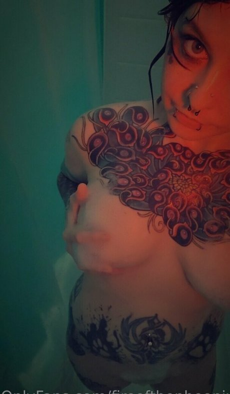 Naakte gelekte OnlyFans-foto van Fireofthepheonix