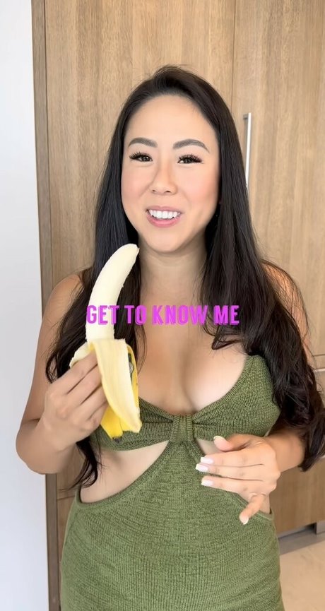 Naakte gelekte OnlyFans-foto van Dr Tara