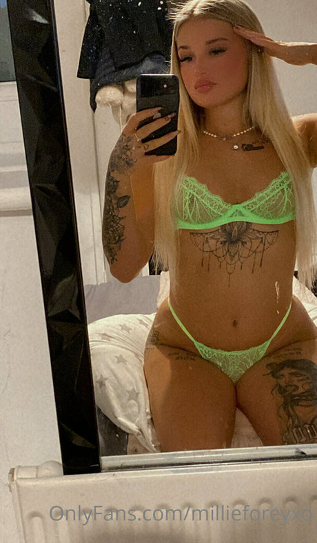 Naakte gelekte OnlyFans-foto van Millieforeyxo