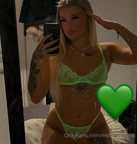 Naakte gelekte OnlyFans-foto van Millieforeyxo