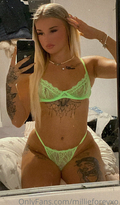 Naakte gelekte OnlyFans-foto van Millieforeyxo