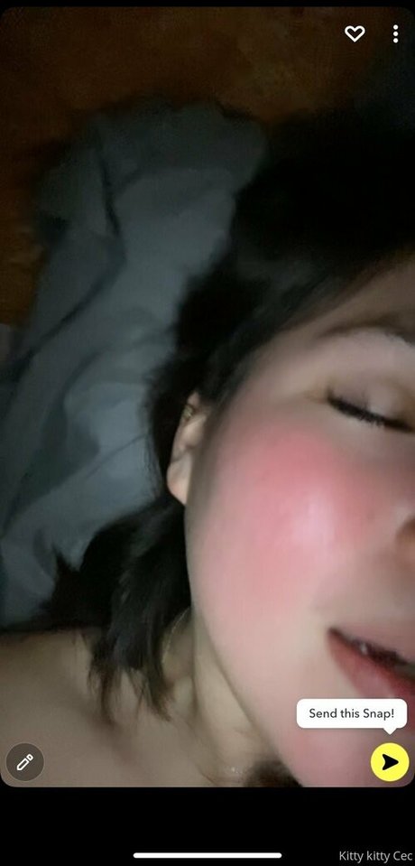 Naakte gelekte OnlyFans-foto van Kittyscalling