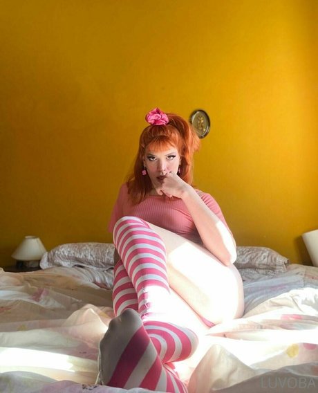 Naakte gelekte OnlyFans-foto van Luvooba