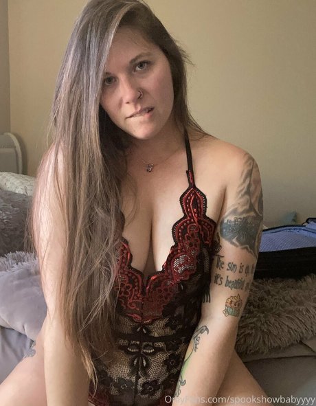 Naakte gelekte OnlyFans-foto van Spookshowbabyyyy