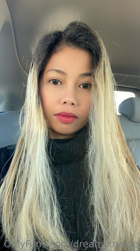 Naakte gelekte OnlyFans-foto van Dreamymeige