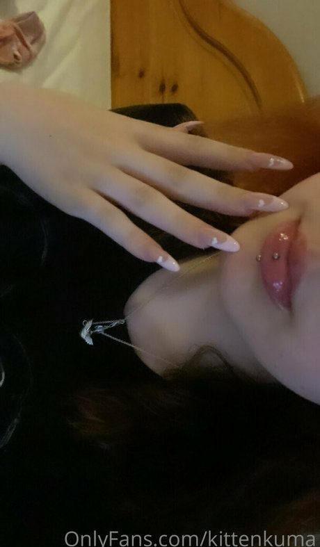 Naakte gelekte OnlyFans-foto van Kittenkuma