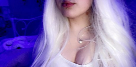Naakte gelekte OnlyFans-foto van Kittenkuma