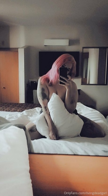 Naakte gelekte OnlyFans-foto van Strwbrrycream