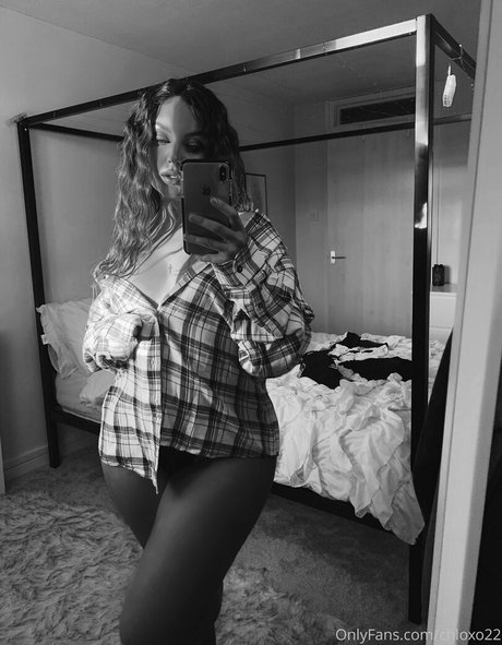 Naakte gelekte OnlyFans-foto van Chloxo22