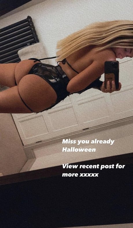 Naakte gelekte OnlyFans-foto van Phoebeisobelx