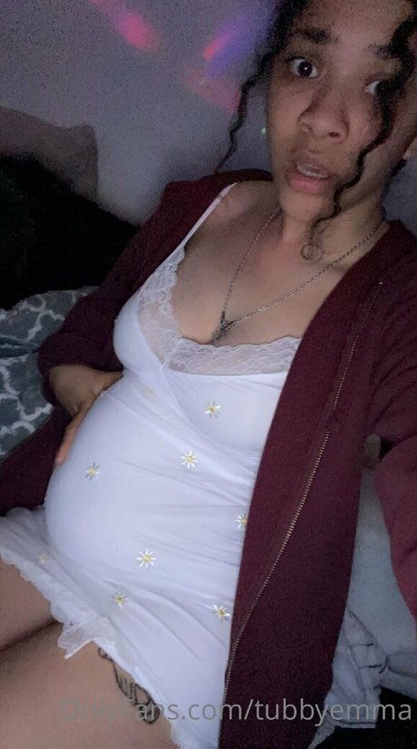Naakte gelekte OnlyFans-foto van Tubbyemma