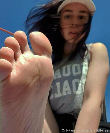 Sasha_s.little.feet