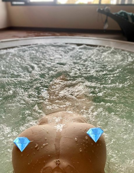 Naakte gelekte OnlyFans-foto van Droposunshinefree