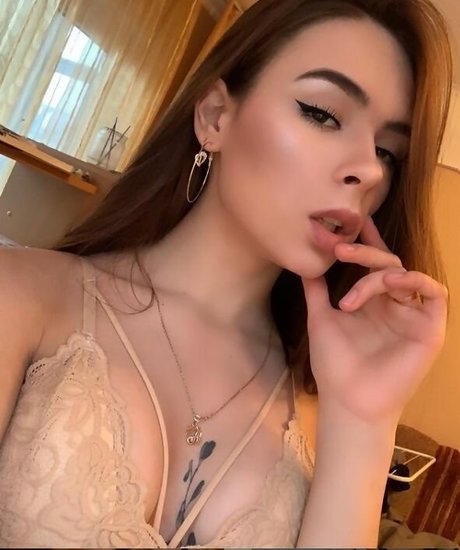 Naakte gelekte OnlyFans-foto van Linakkj