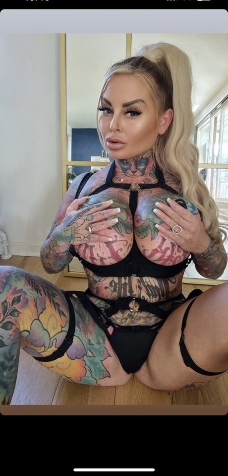 Naakte gelekte OnlyFans-foto van Nadia