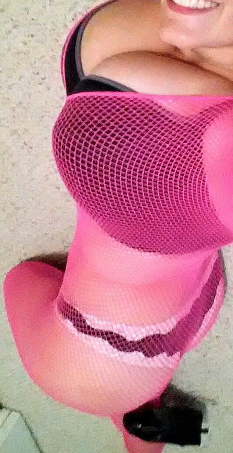 Naakte gelekte OnlyFans-foto van Avery Harwood