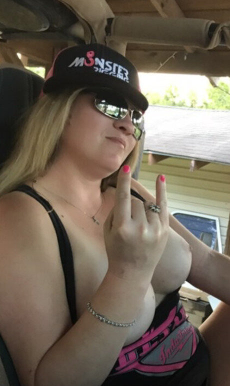 Naakte gelekte OnlyFans-foto van Doubledoffroad