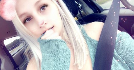 Naakte gelekte OnlyFans-foto van Xoxbuttonsbabee
