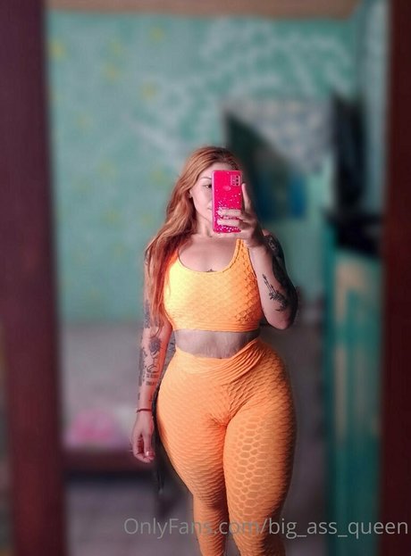 Naakte gelekte OnlyFans-foto van Bigassqueen