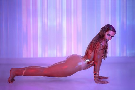 Naakte gelekte OnlyFans-foto van Pennymaex