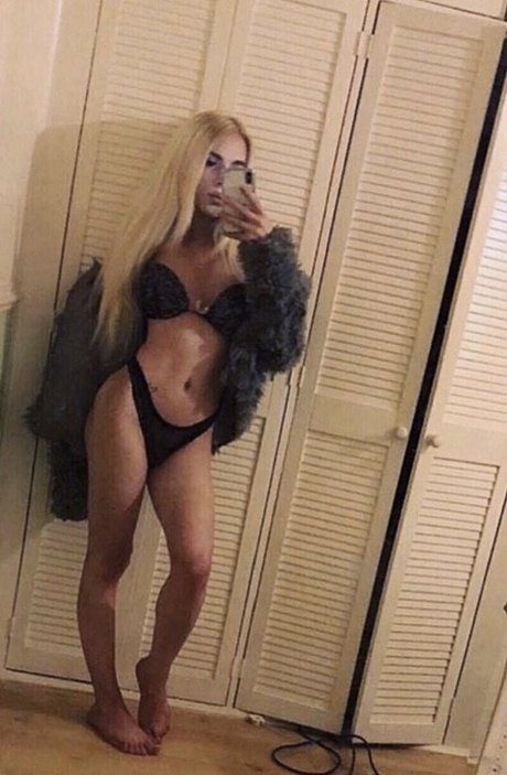 Naakte gelekte OnlyFans-foto van Jellygravefree