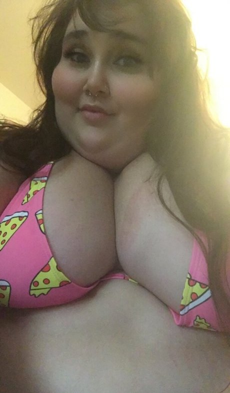 Naakte gelekte OnlyFans-foto van Twinkiebelle