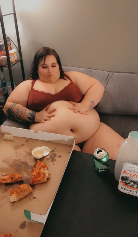 Naakte gelekte OnlyFans-foto van Twinkiebelle