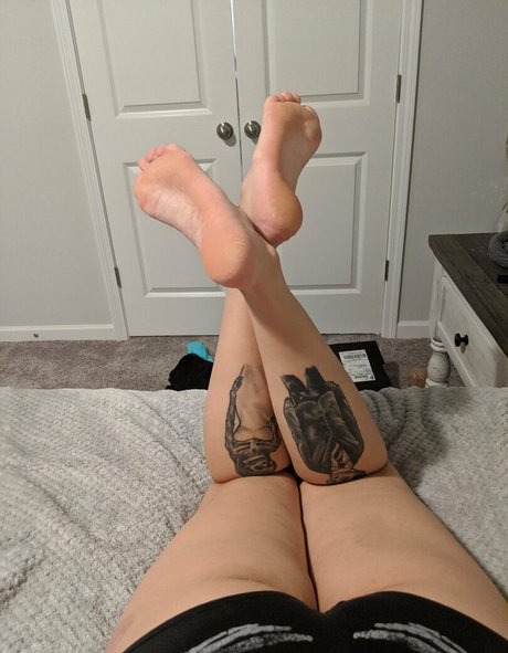 Naakte gelekte OnlyFans-foto van Mijizzle