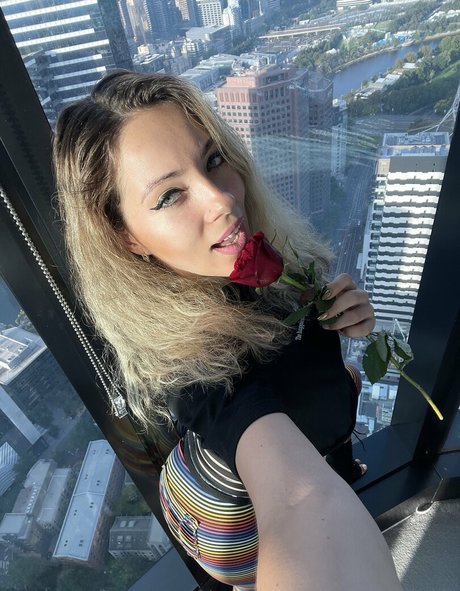 Naakte gelekte OnlyFans-foto van Aussietwerk
