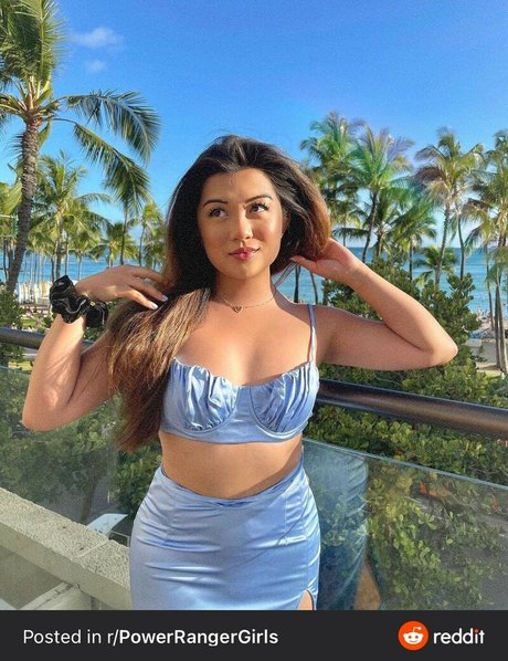 Naakte gelekte OnlyFans-foto van Kristina Ho