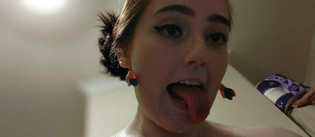Naakte gelekte OnlyFans-foto van Emilia123
