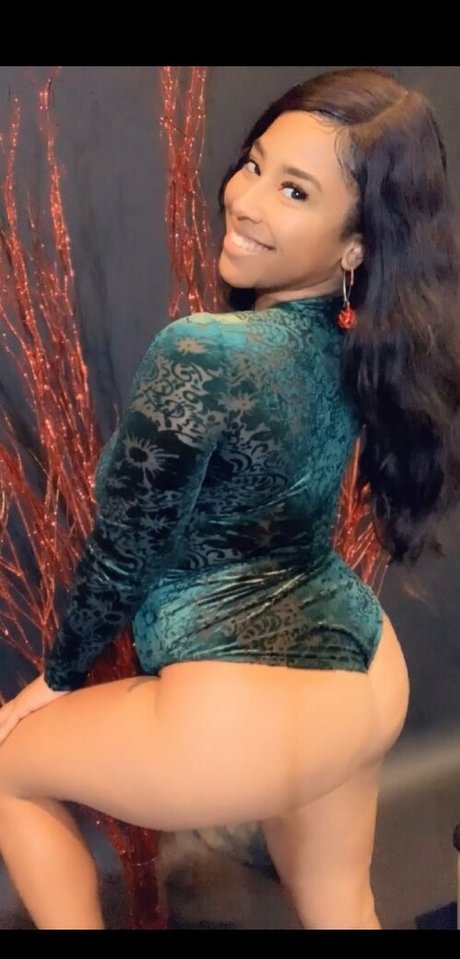 Naakte gelekte OnlyFans-foto van Prettymilly