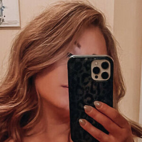 Naakte gelekte OnlyFans-foto van Kaylamhorn